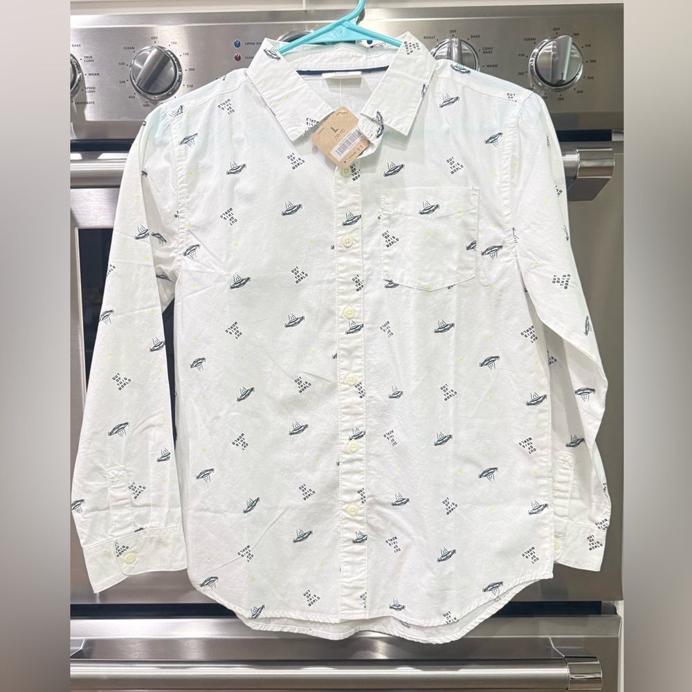K 117- Crazy 8 White Button-Down Shirt with Navy Boat Print